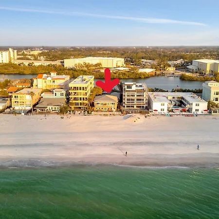 Stones Throw Beachside Bungalow #1 On The Beach شاطئ كليرووتر المظهر الخارجي الصورة